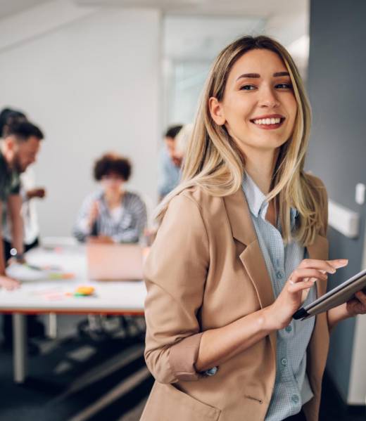 businesswoman-posing-smiling-during-meeting-office